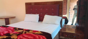 H R PALACE HOTEL & Resturant